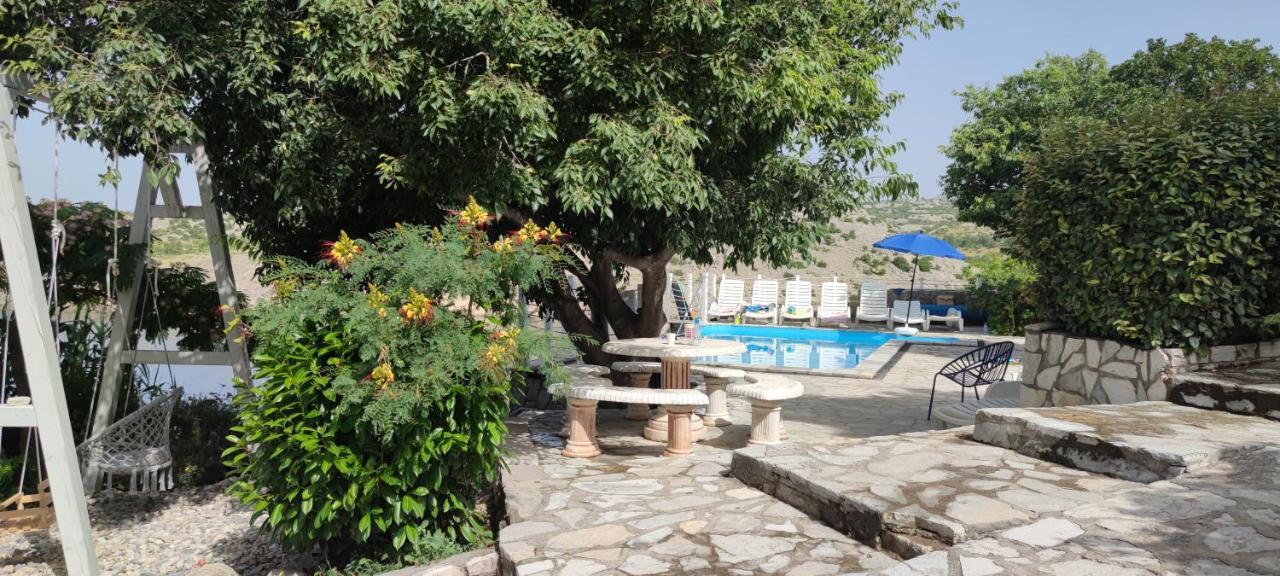 Resort Haus Toma Cesarica Bagian luar foto