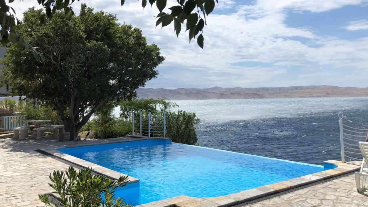 Resort Haus Toma Cesarica Bagian luar foto