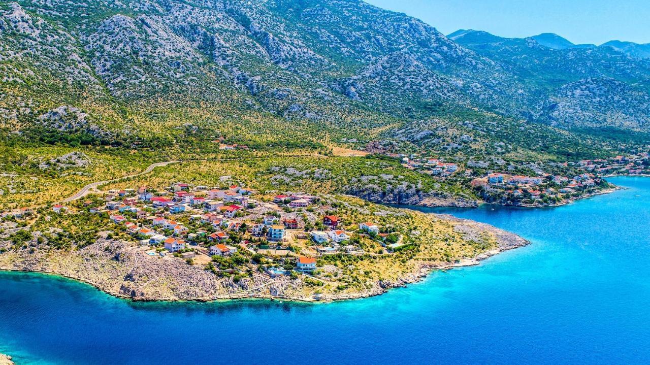 Resort Haus Toma Cesarica Bagian luar foto