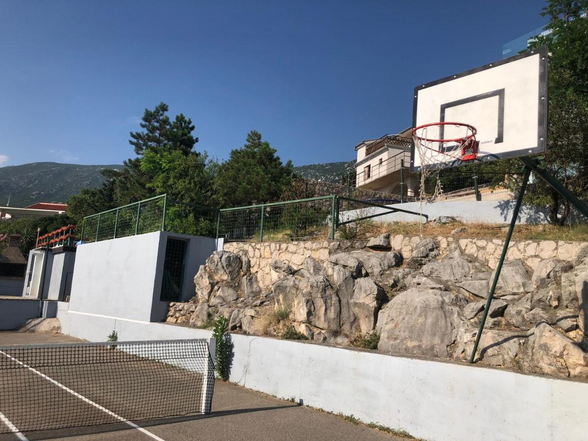Resort Haus Toma Cesarica Bagian luar foto