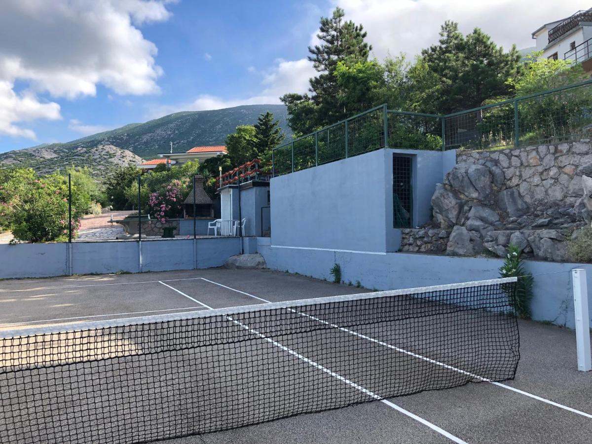 Resort Haus Toma Cesarica Bagian luar foto